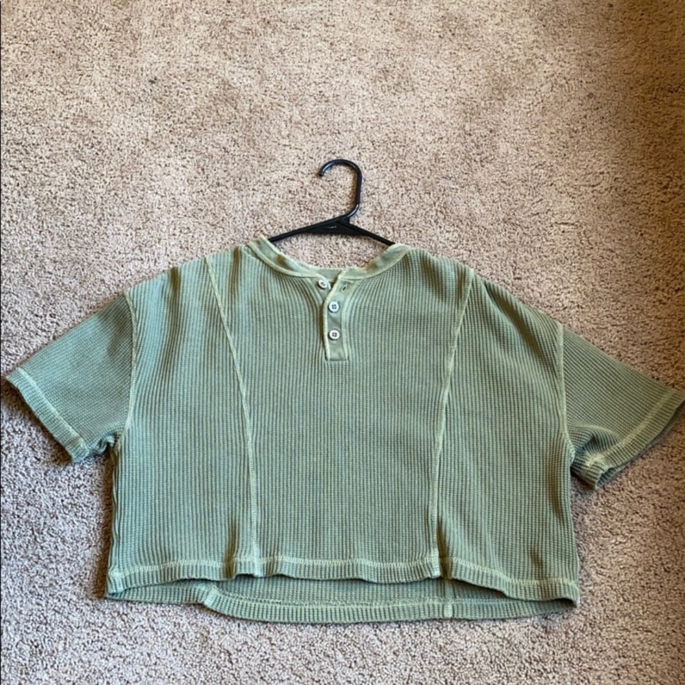 GREEN RIBBED URBAN OUTFITTERS CROP TOP